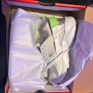 Nike Huarache Run 2.0 1Y Kids Sea Glass / Lime Blast White Sneakers NIB